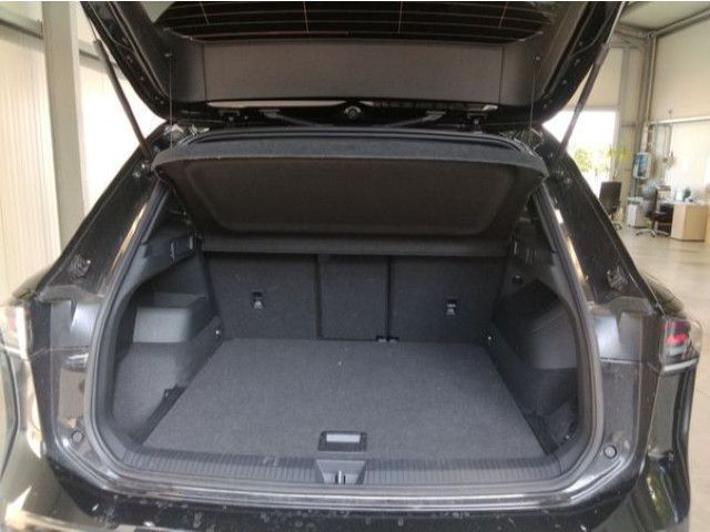 Volkswagen Tiguan 2.0TDI R-Line 4M Navi LED Kamera AHK Pano