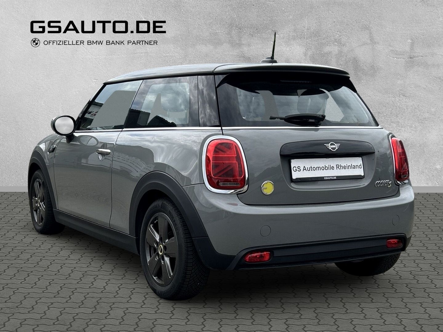 MINI Cooper SE Essential Trim - Samsaru's Car Outlet