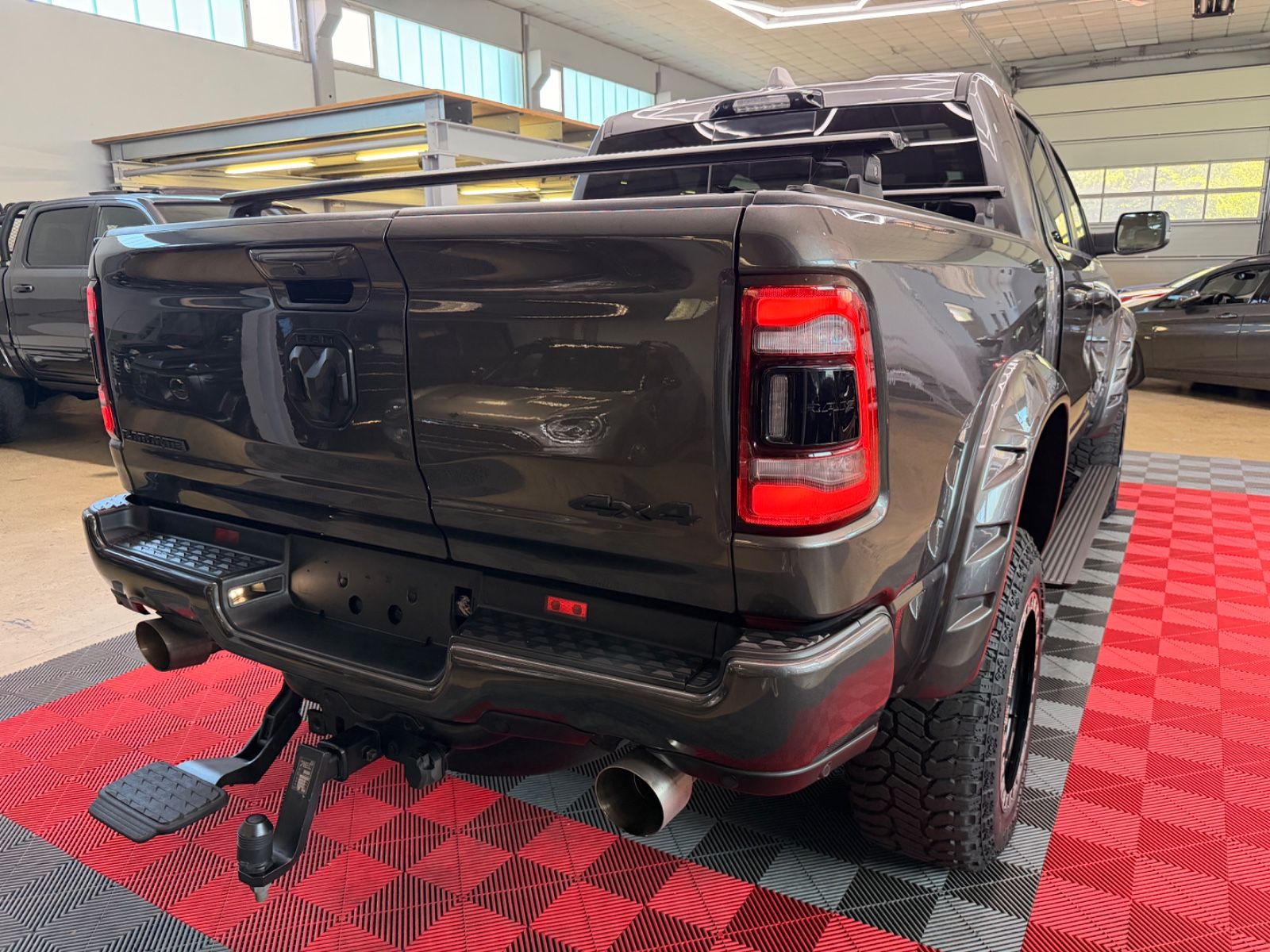 Dodge RAM 1500 5.7 4X4 LARAMIE PANO LPG MonsterTruck