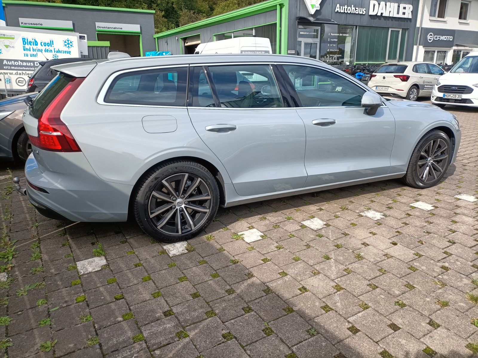 Volvo V60  Essential Recharge Plug-In Hybrid AWD AHK