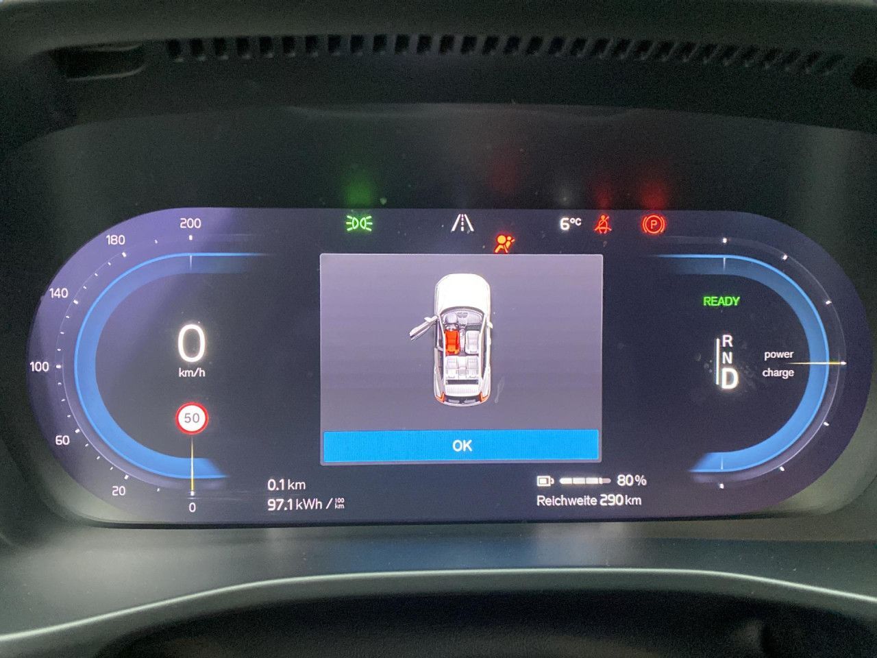 Volvo XC 40 Plus Recharge Pure Electric 2WD Bluetooth