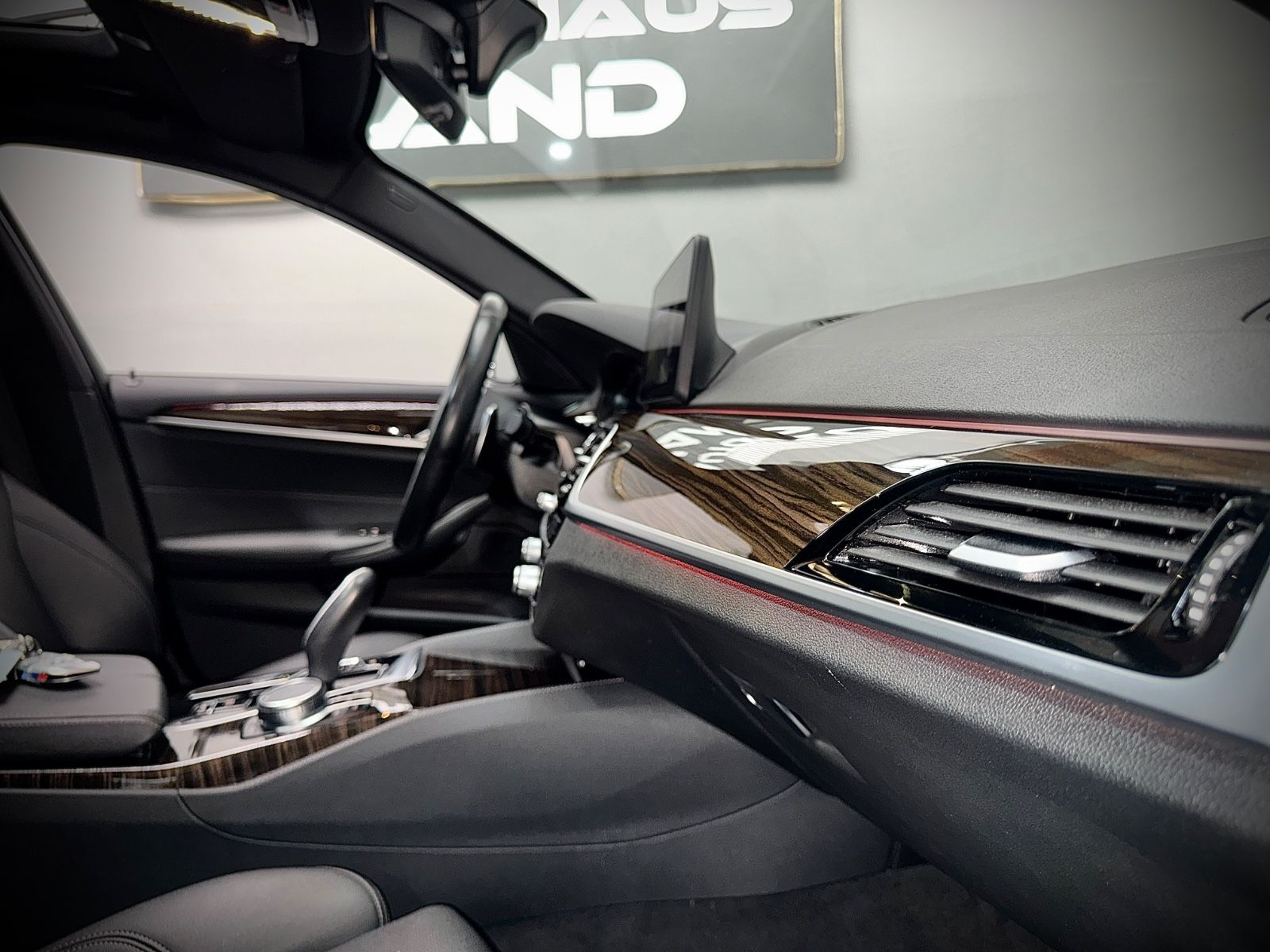 BMW 530d*X-DRIVE*M-SPORT*PANO*LASER*HUD*HiFi*1.Hd