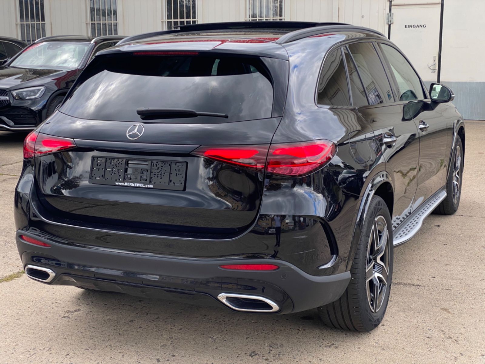Mercedes-Benz GLC200 AMG 4M_Pano_HuD_Memory_Keyless_Distro_360