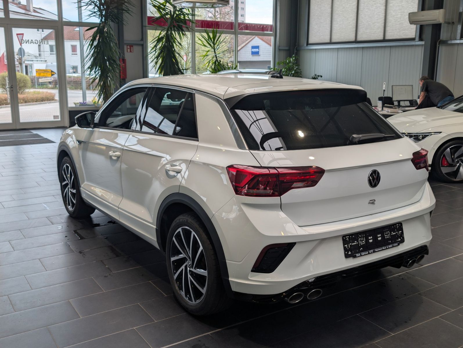 Volkswagen T-Roc 2.0 TSI OPF 4MOTION DSG R - Samsaru's Car Outlet