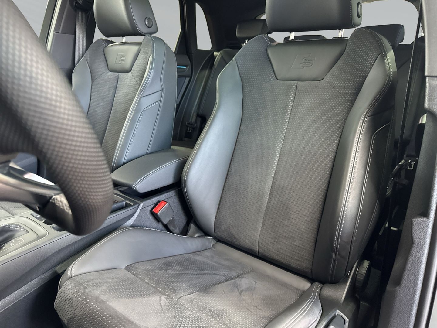 Audi Q3 40 TFSI S line - Samsaru's Car Outlet