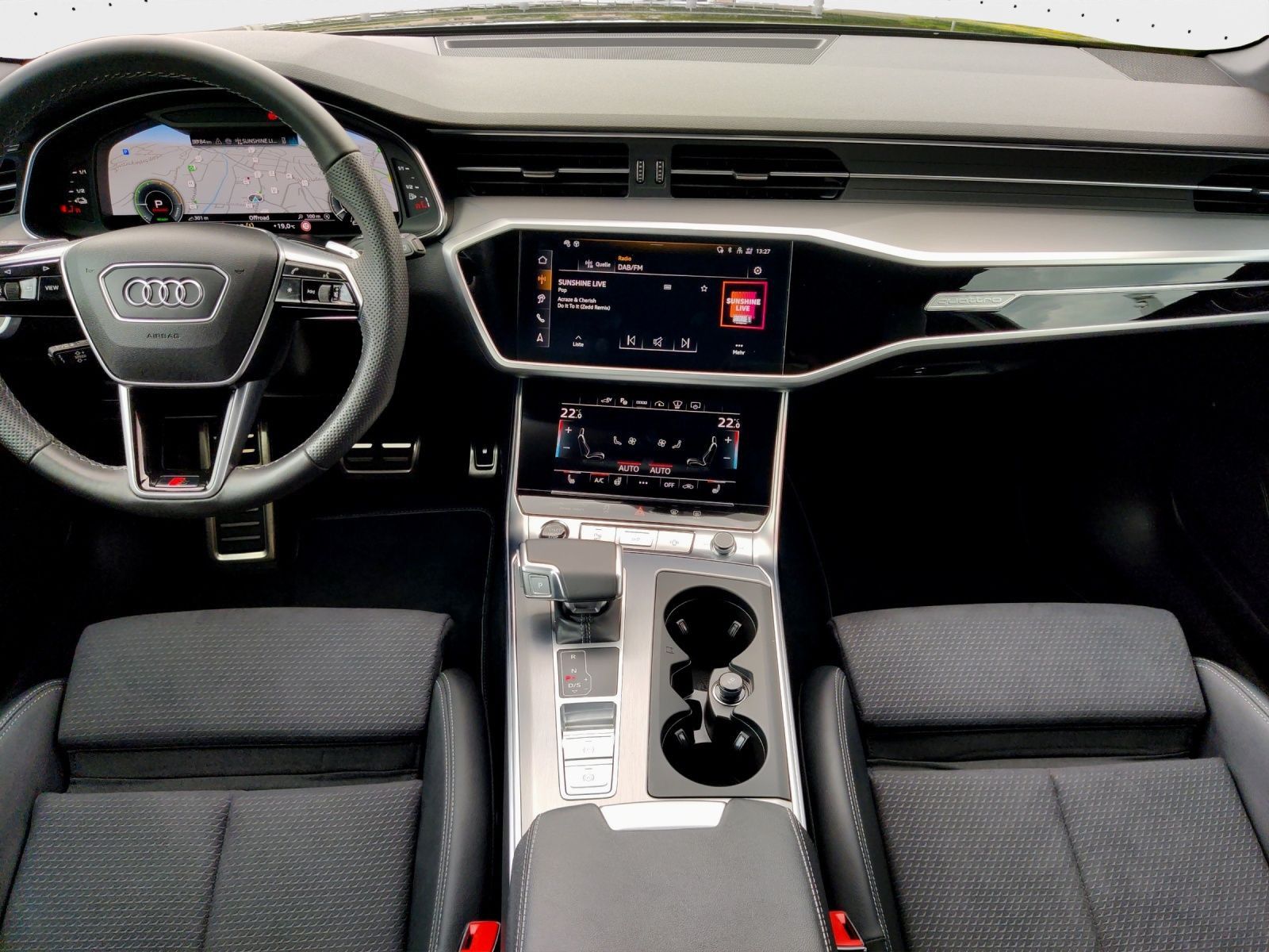 Audi A6 Avant 55 TFSIe qu. S line - Samsaru's Car Outlet