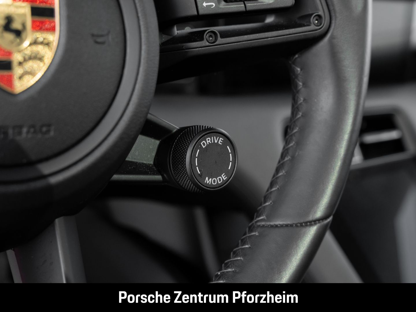 Porsche Taycan Sport Turismo PASM SurroundView InnoDrive