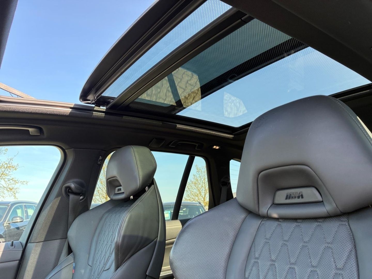 BMW X5 XDRIVE45E M SPORT PAKET HuD MASSAGE LASER AHK