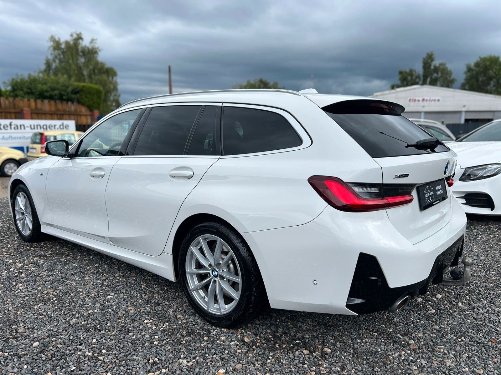 BMW 330i xDRIVE M SPORT - Samsaru's Car Outlet