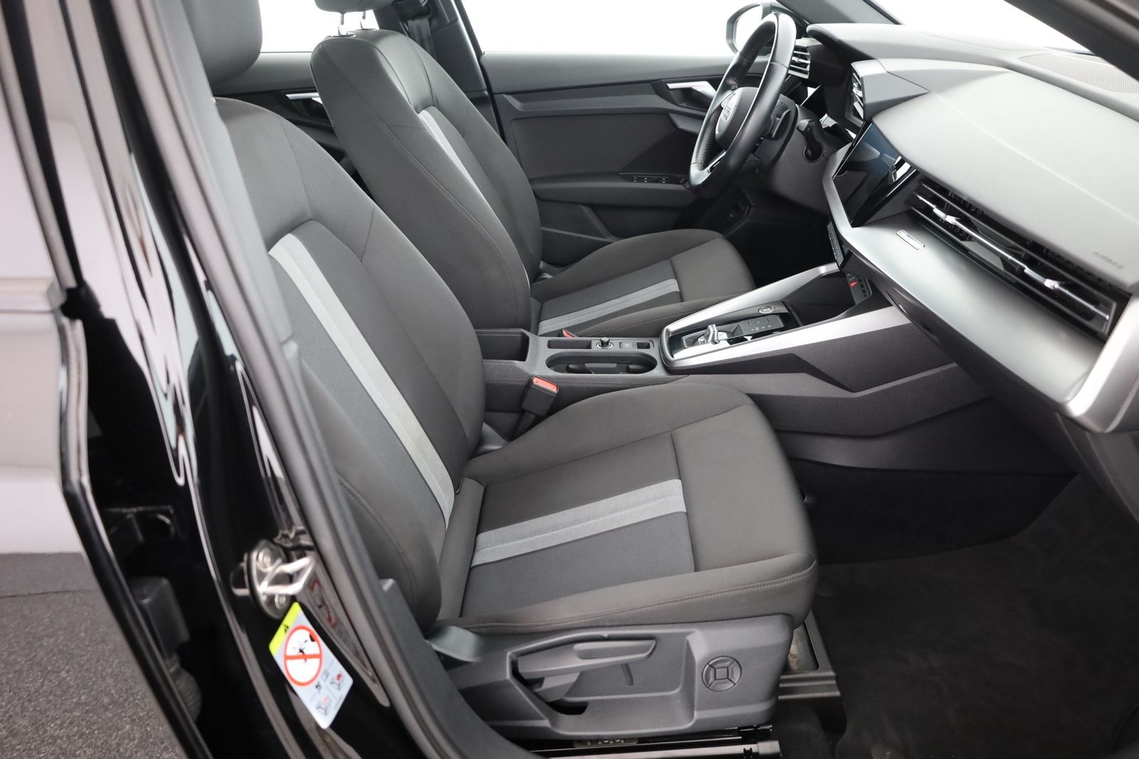 Audi A3 Sportback 35 TFSI S-Tronic - Samsaru's Car Outlet