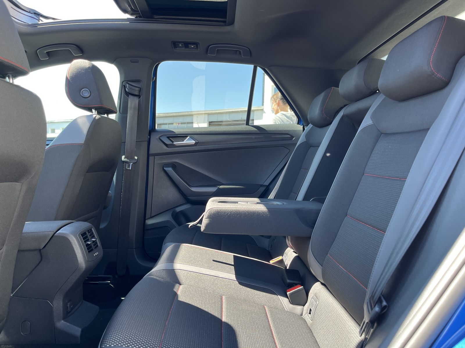 Volkswagen T-Roc 2.0 TSI DSG 4Motion Sport - Samsaru's Car Outlet