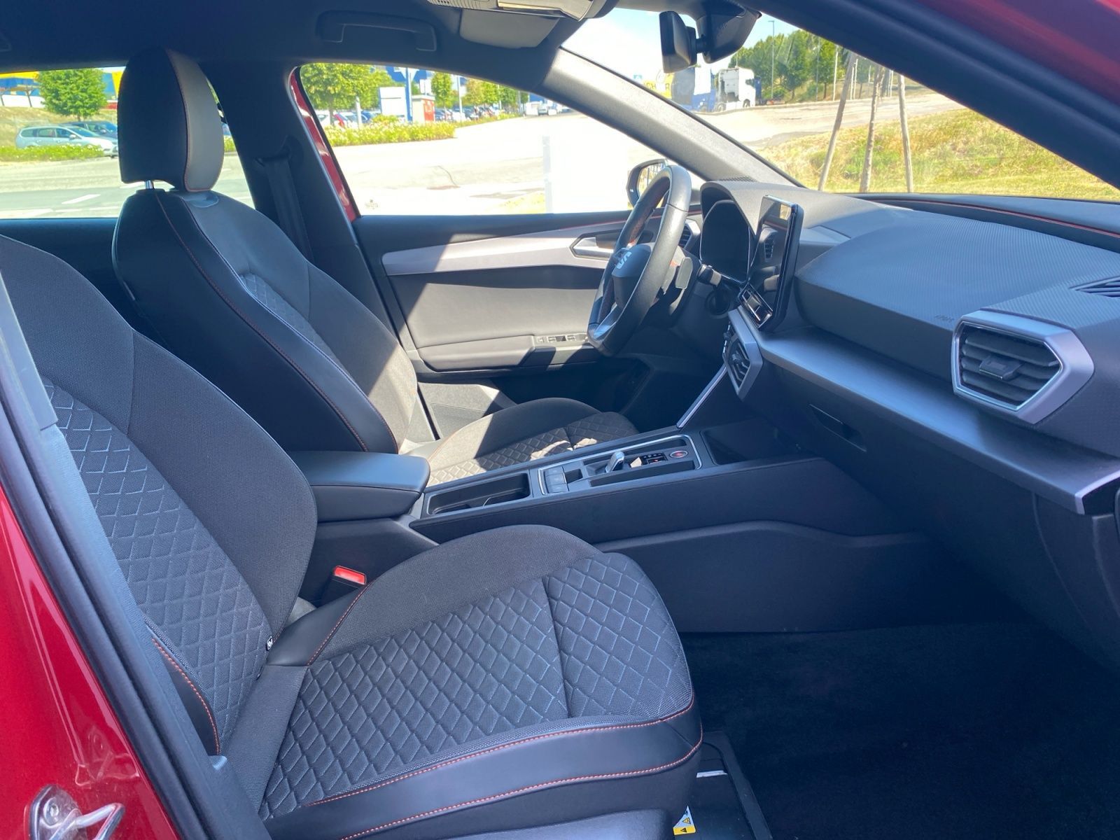 Seat Leon Sportstourer 1.5 eTSI FR DSG Navi LED