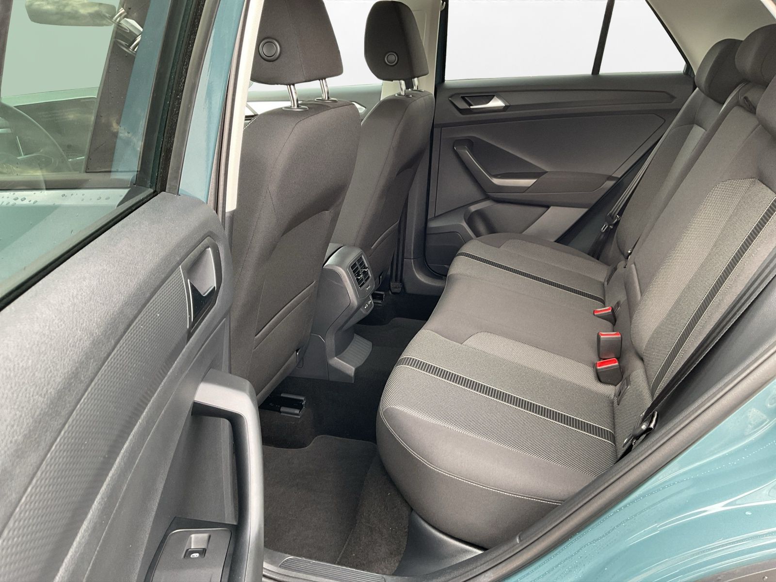 Volkswagen T-Roc 1.0 TSI Life - Samsaru's Car Outlet