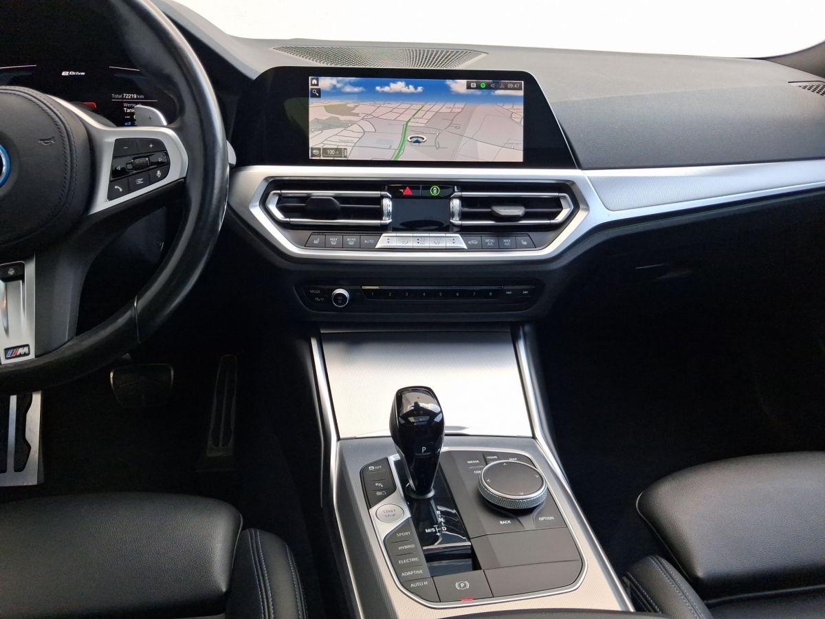 BMW 330e Touring M Sport - Samsaru's Car Outlet