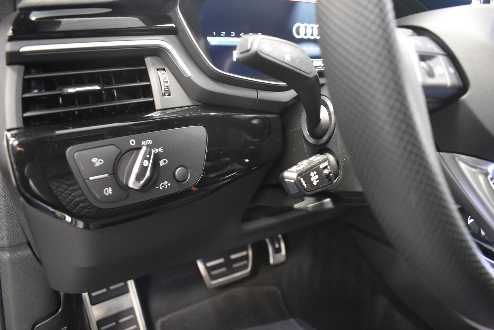 Audi A5 40 TDI Quattro S-line Competit Navi Panor AHK