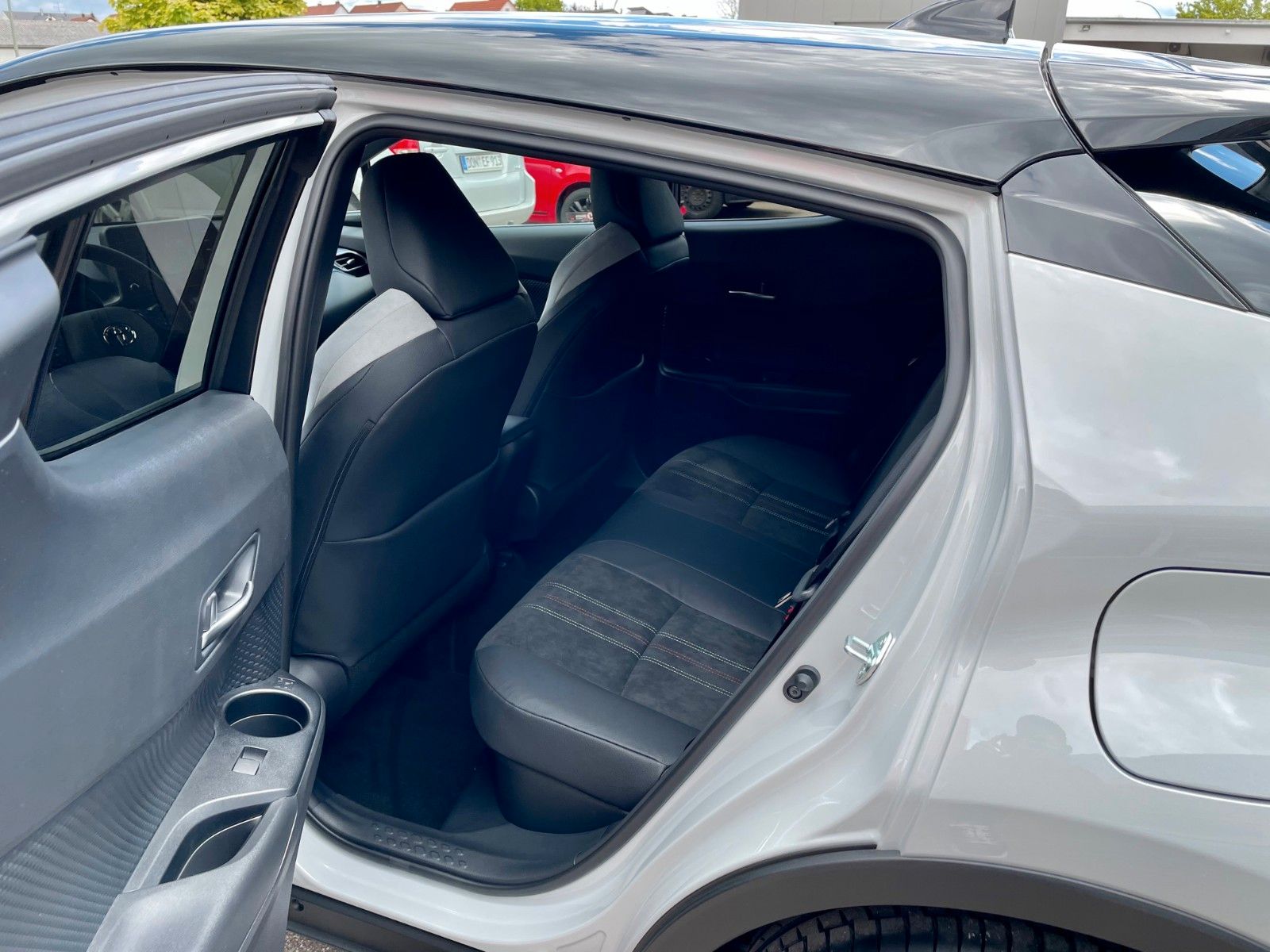 Toyota C-HR GR Sport Hybrid - Samsaru's Car Outlet
