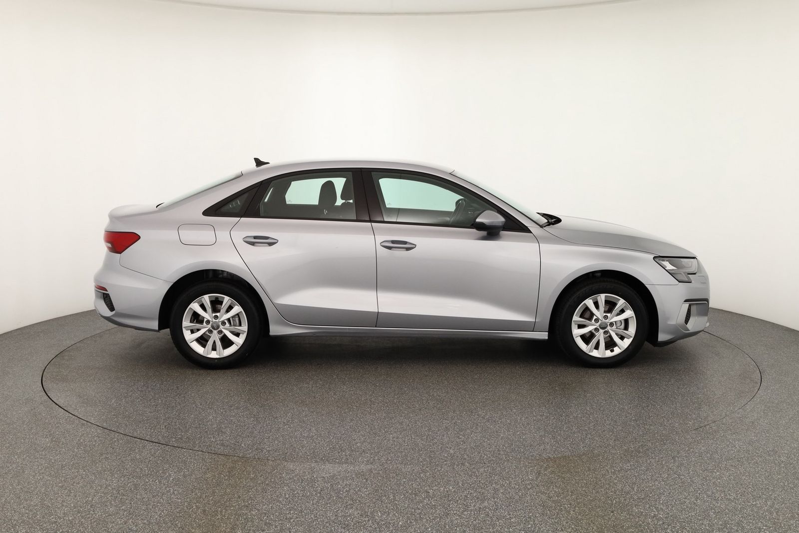 Audi A3 35 TDI S-Tronic Limousine LED Navi AHK Tempo