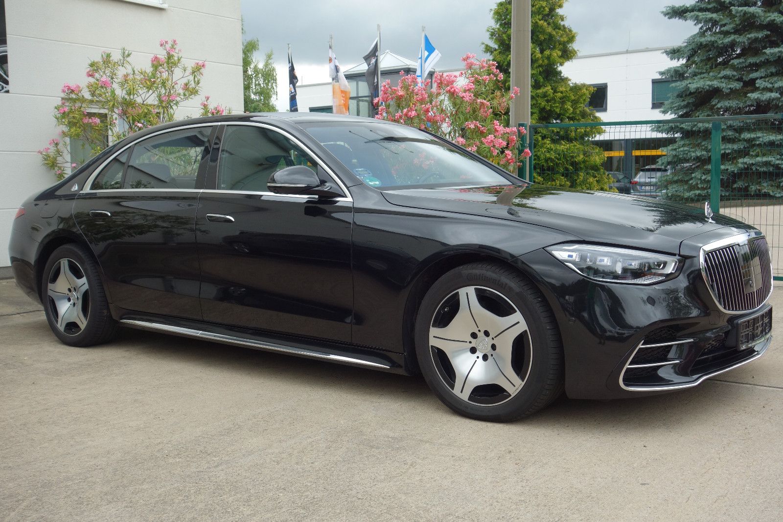 Mercedes-Benz S 400 d 4Matic AMG Line Maybach - Samsaru's Car Outlet