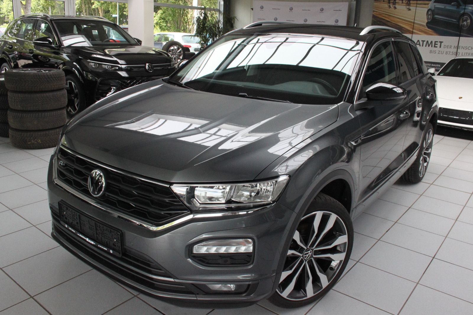 Volkswagen T-Roc R-Line DSG - Samsaru's Car Outlet