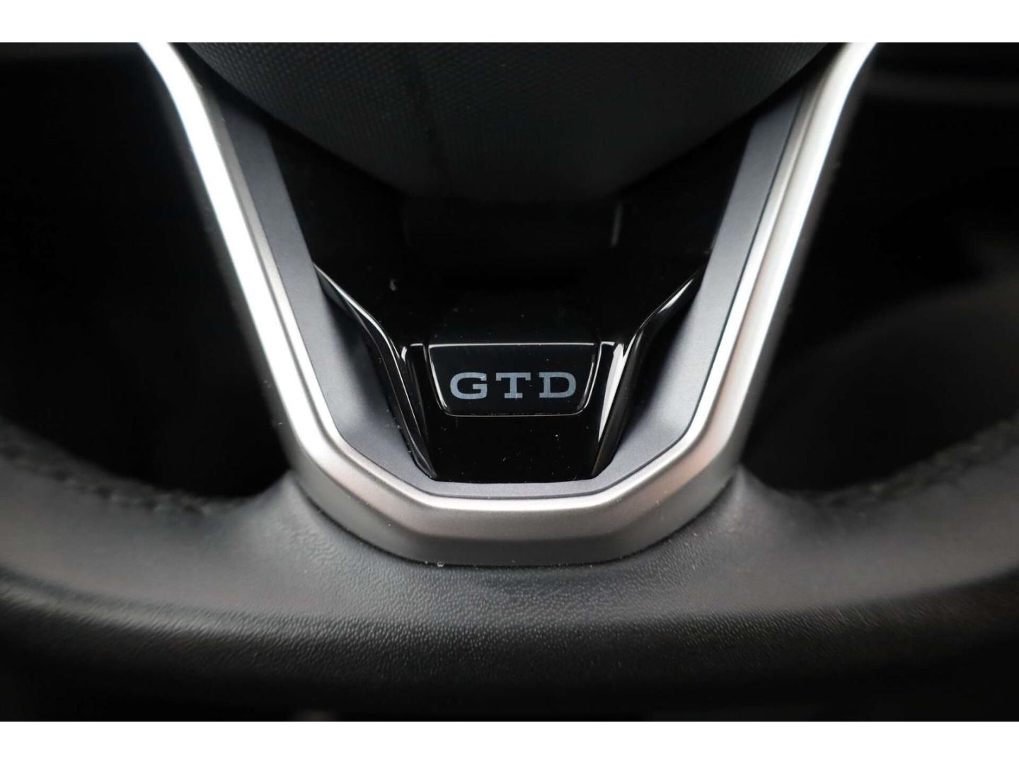 Volkswagen Golf 2.0 TDI GTD DSG NAV/Matrix/AHK/Leder/P-Dach