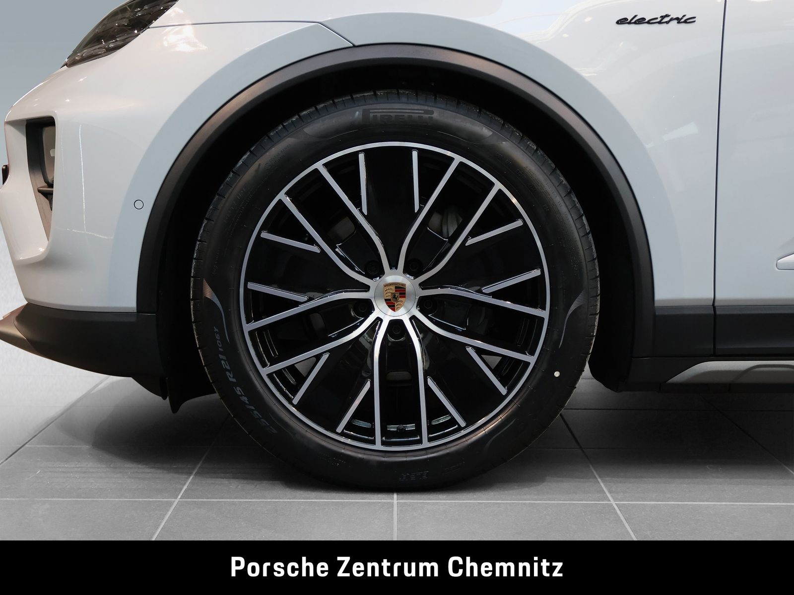 Porsche Macan 4 Electric BEV!;Pano;Luft;BOSE