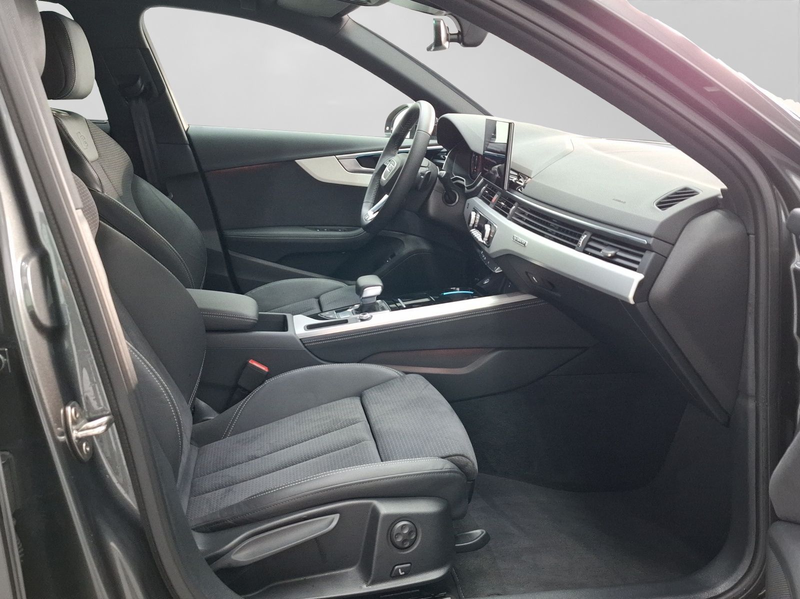 Audi A4 Avant 40 TFSI Q 2 x S LINE AHK MATRIX-LED LM1