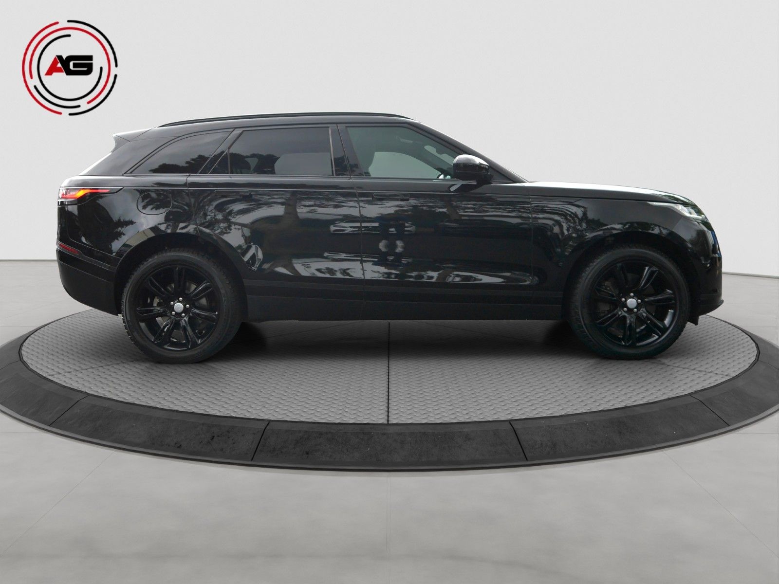 Range Rover Velar P400e S - Samsaru's Car Outlet