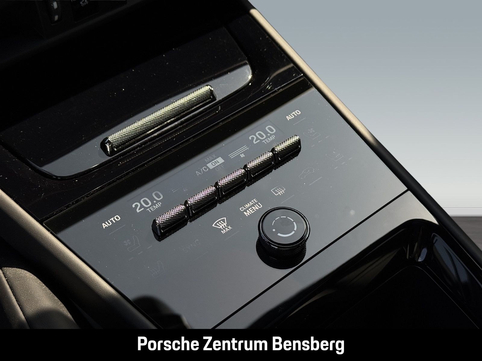 Porsche Cayenne E-Hybrid AHK Pano HUD Matrix SurroundVie