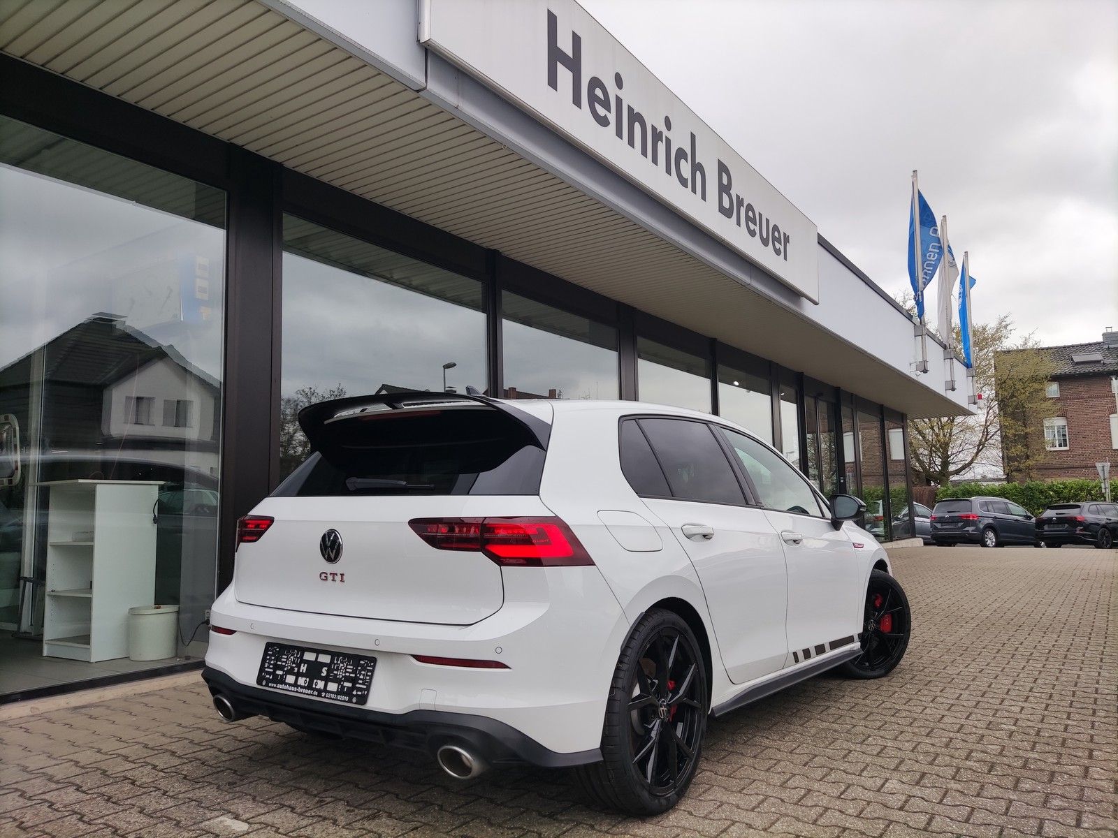 Volkswagen Golf VIII GTI Clubsport - Samsaru's Car Outlet