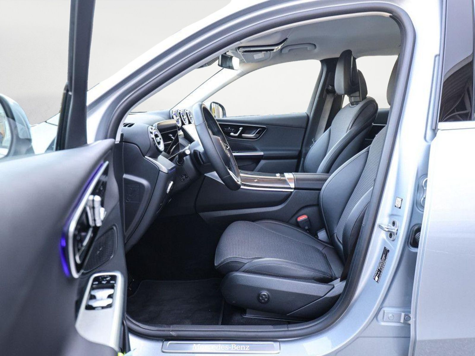 Mercedes-Benz GLC 300 e 4M Avantgarde Advanced Plus - Samsaru's Car Outlet