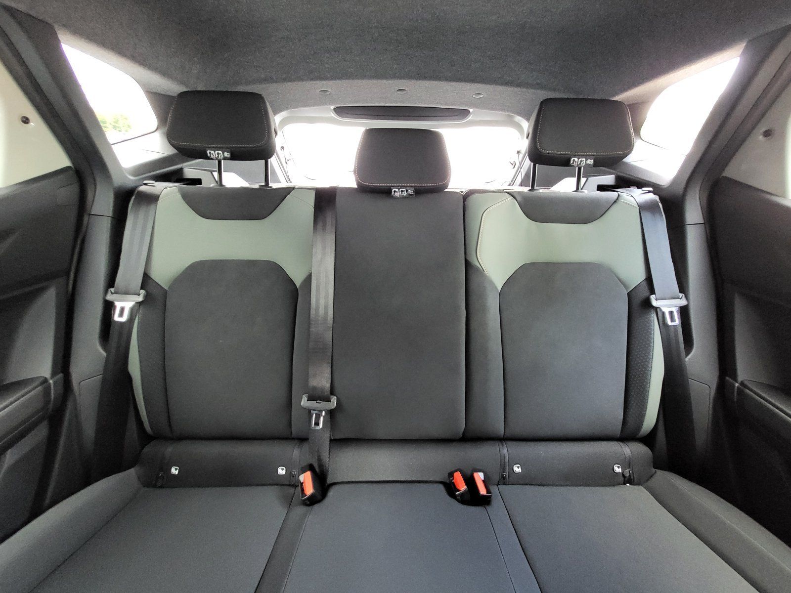 Dacia Duster NEW Hybrid 140 4x2 Extreme - Samsaru's Car Outlet