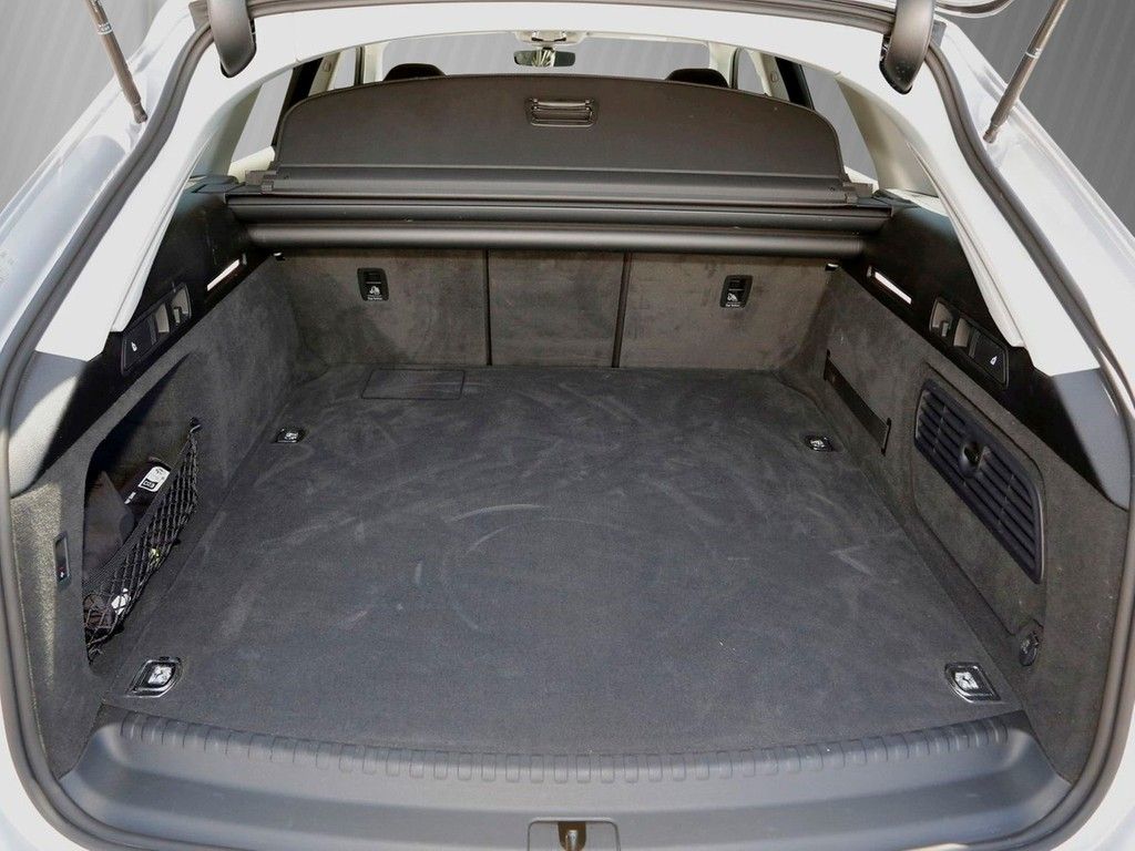 Audi A6 Avant 55 TFSI e Q S line - Samsaru's Car Outlet