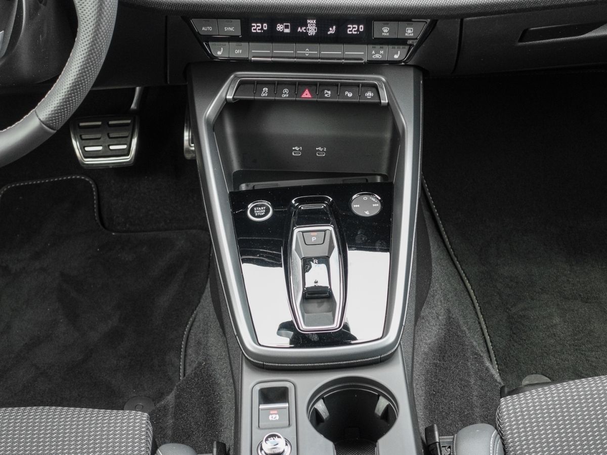Audi A3 Sportback 30 TFSI S tronic S line - Samsaru's Car Outlet