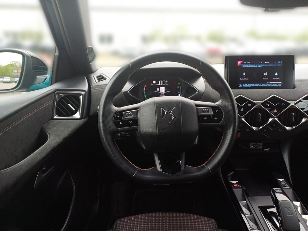 DS Automobiles DS3 Crossback E-Tense 225 Performance Line - Samsaru's Car Outlet