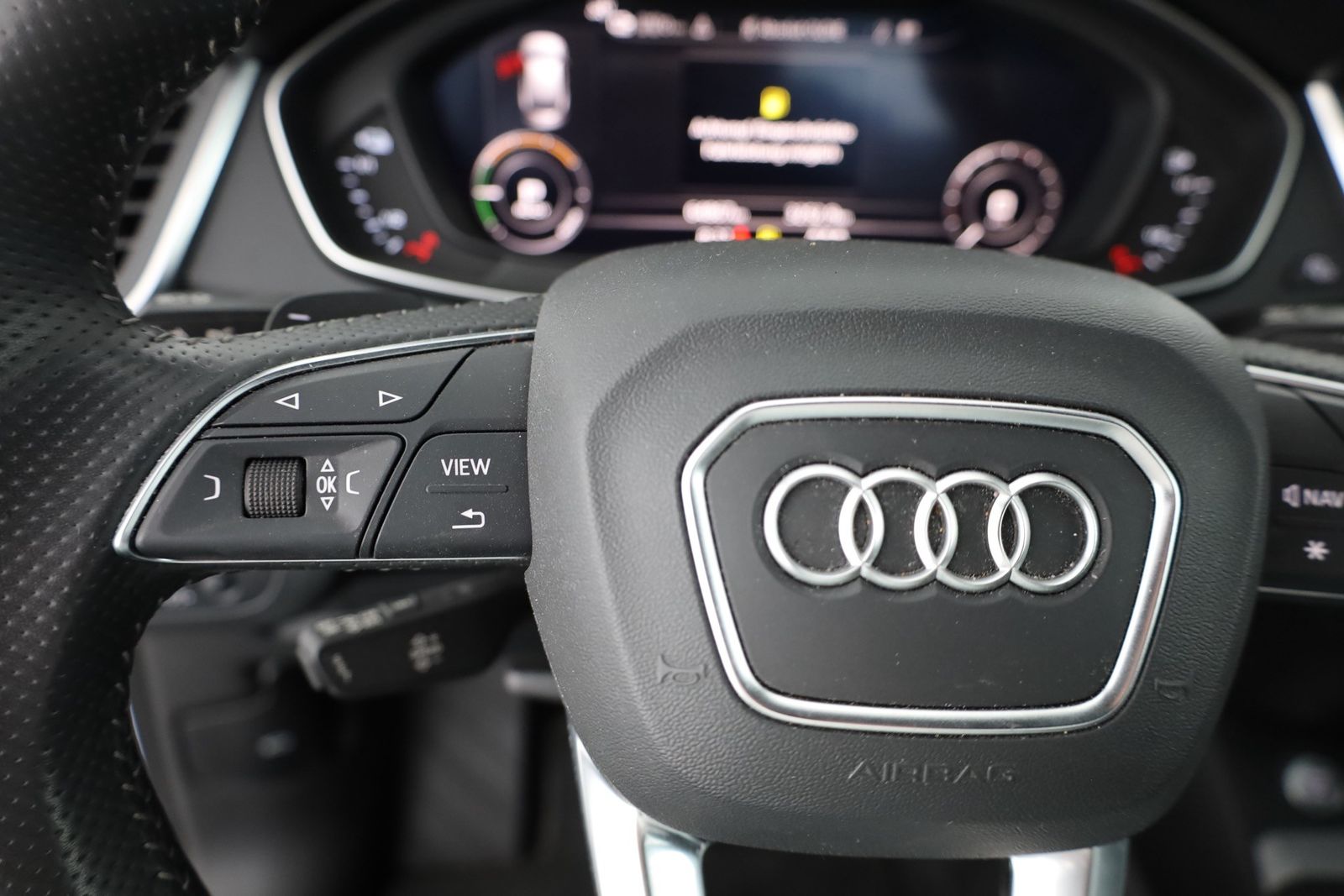 Audi Q5 55 TFSIe 2x S-Line quattro - Samsaru's Car Outlet