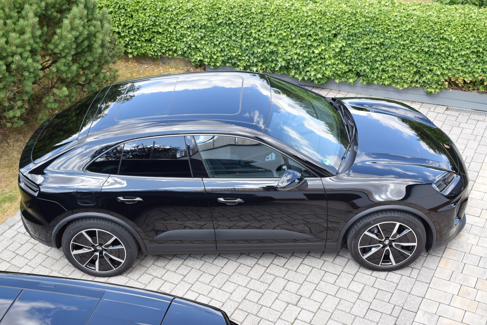 Porsche Macan Electric - Samsaru's Car Outlet