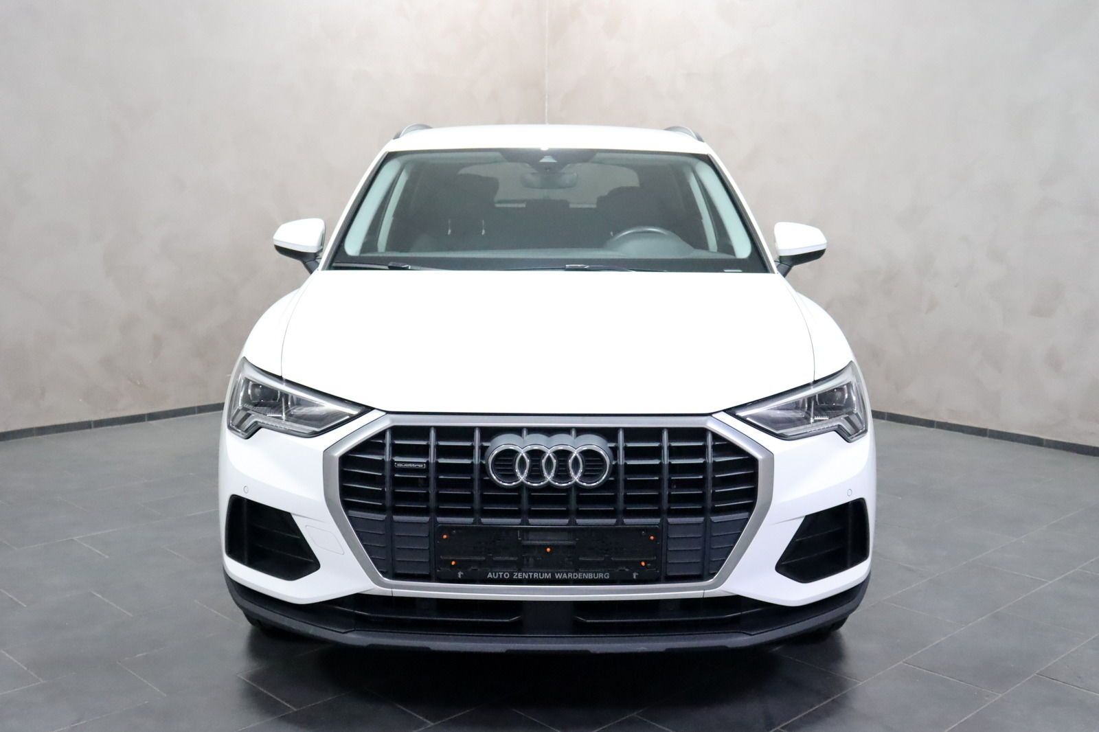 Audi Q3 40 TDI quattro Aut. - Samsaru's Car Outlet