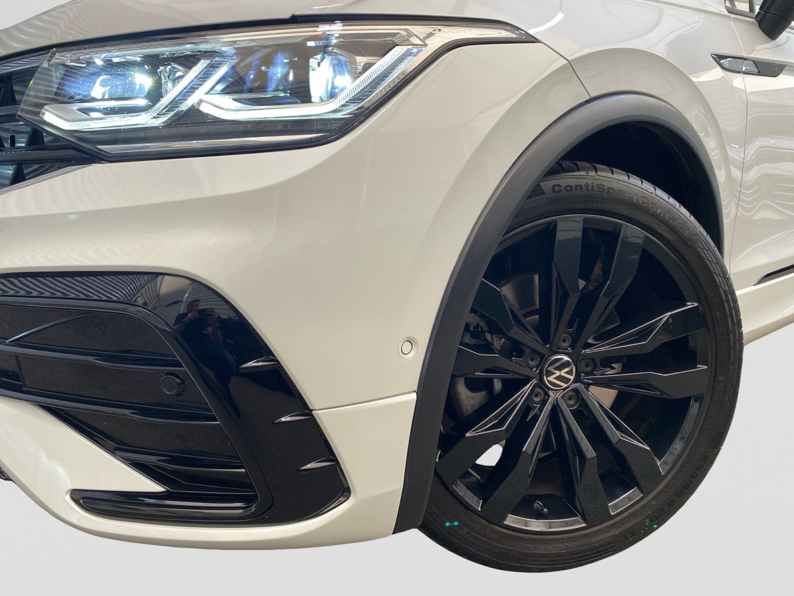Volkswagen Tiguan 2.0TDI R-Line 4M BlackStyle Pano 360° HUD