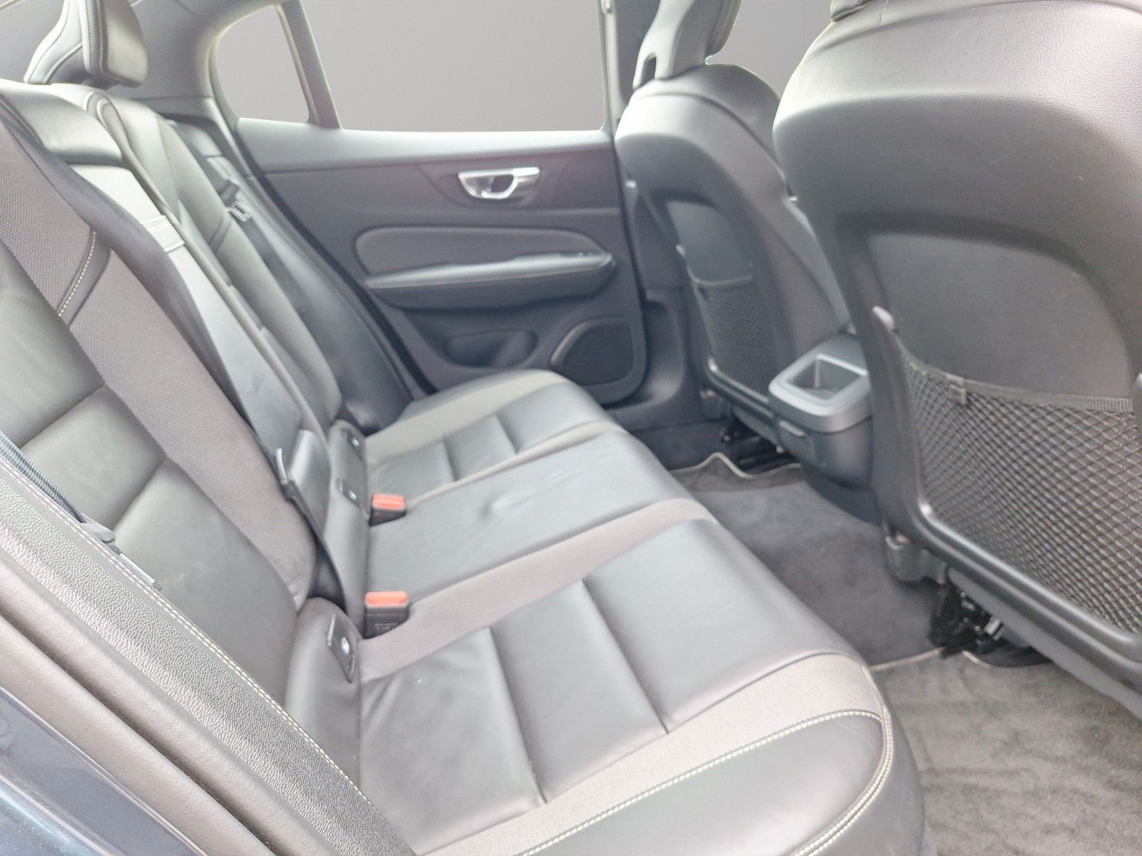 Volvo S60 Lim. R Design T5, Navi, RFK, PDC, Assist