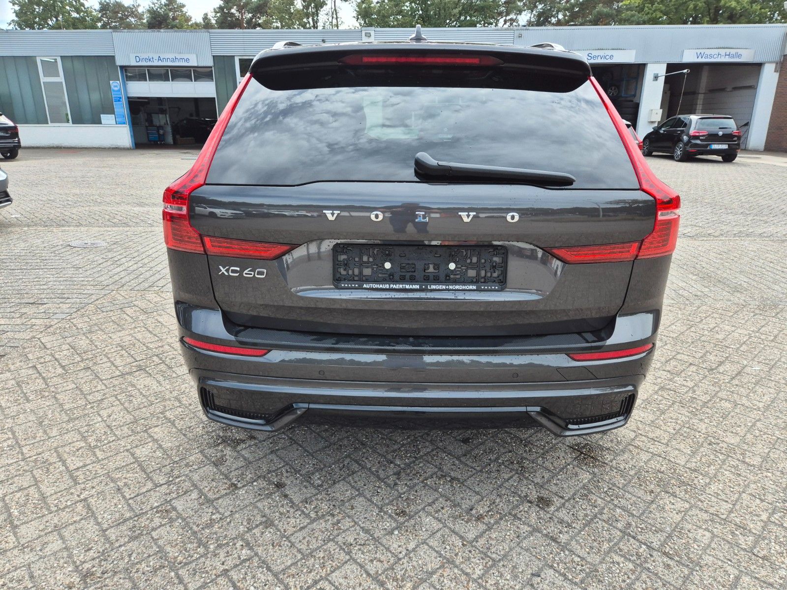 Volvo XC60 Plus Dark Recharge Plug-In Hybrid AWD