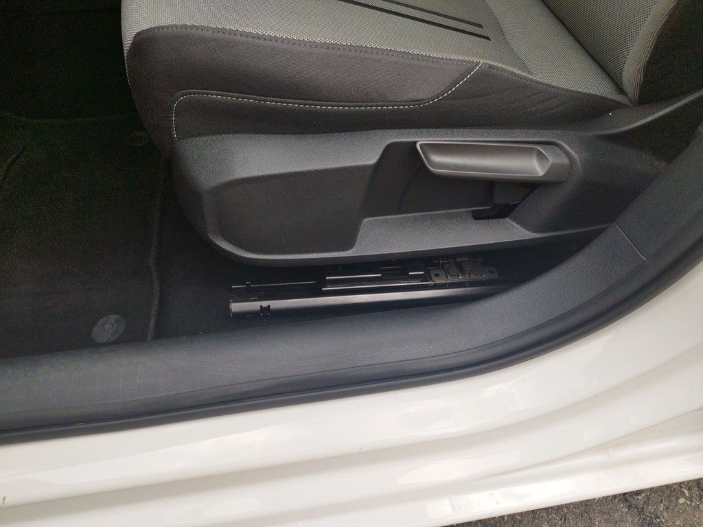 Seat Leon ST 2.0 TDI DSG Style - Samsaru's Car Outlet