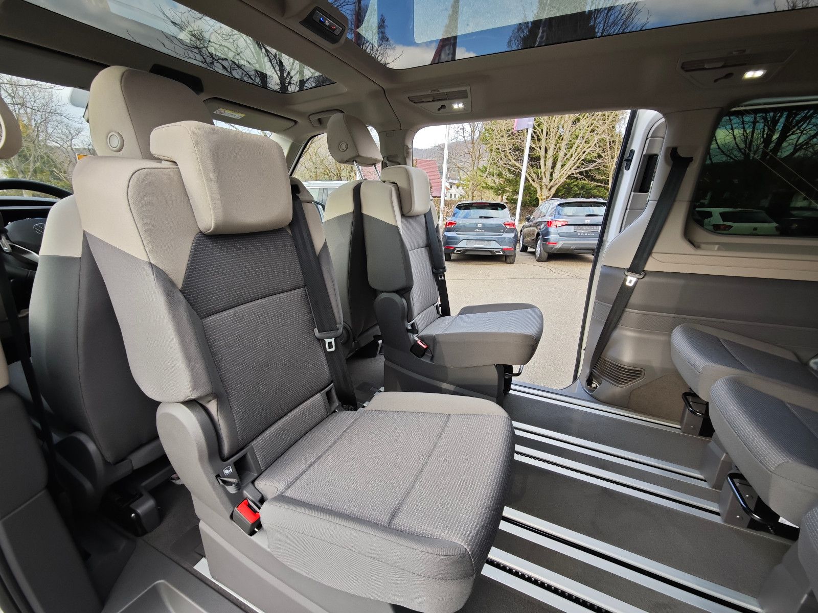 Volkswagen T7 - Samsaru's Car Outlet