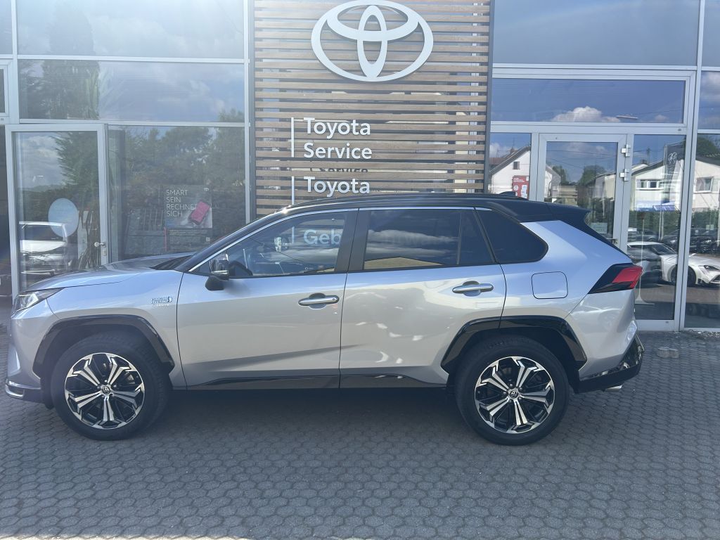 Toyota RAV 4 Plug-In-Hybrid - Samsaru's Car Outlet