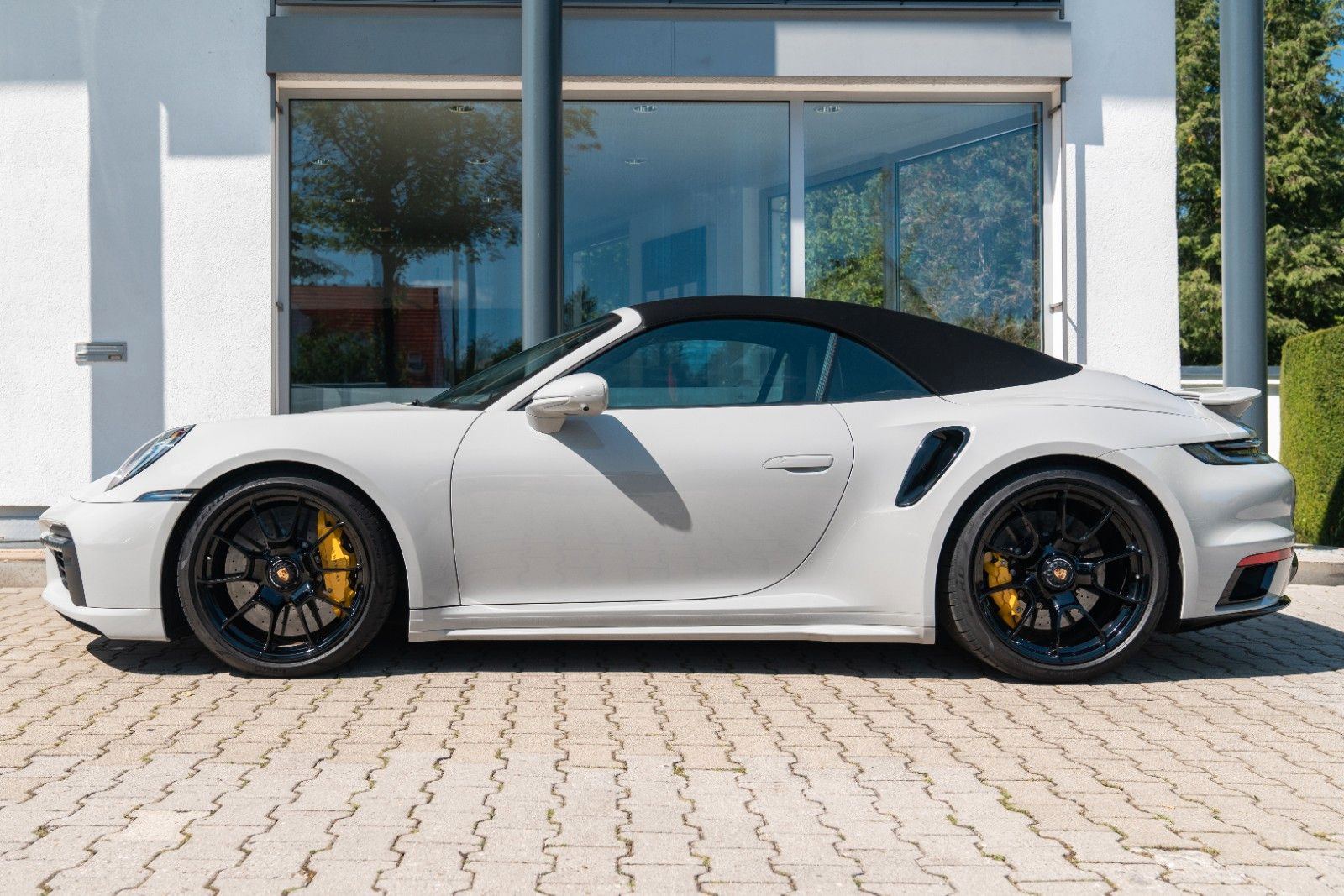Porsche 992 Turbo S Cabrio/ NACHTSICHT/ INNO DRIVE/ BURM