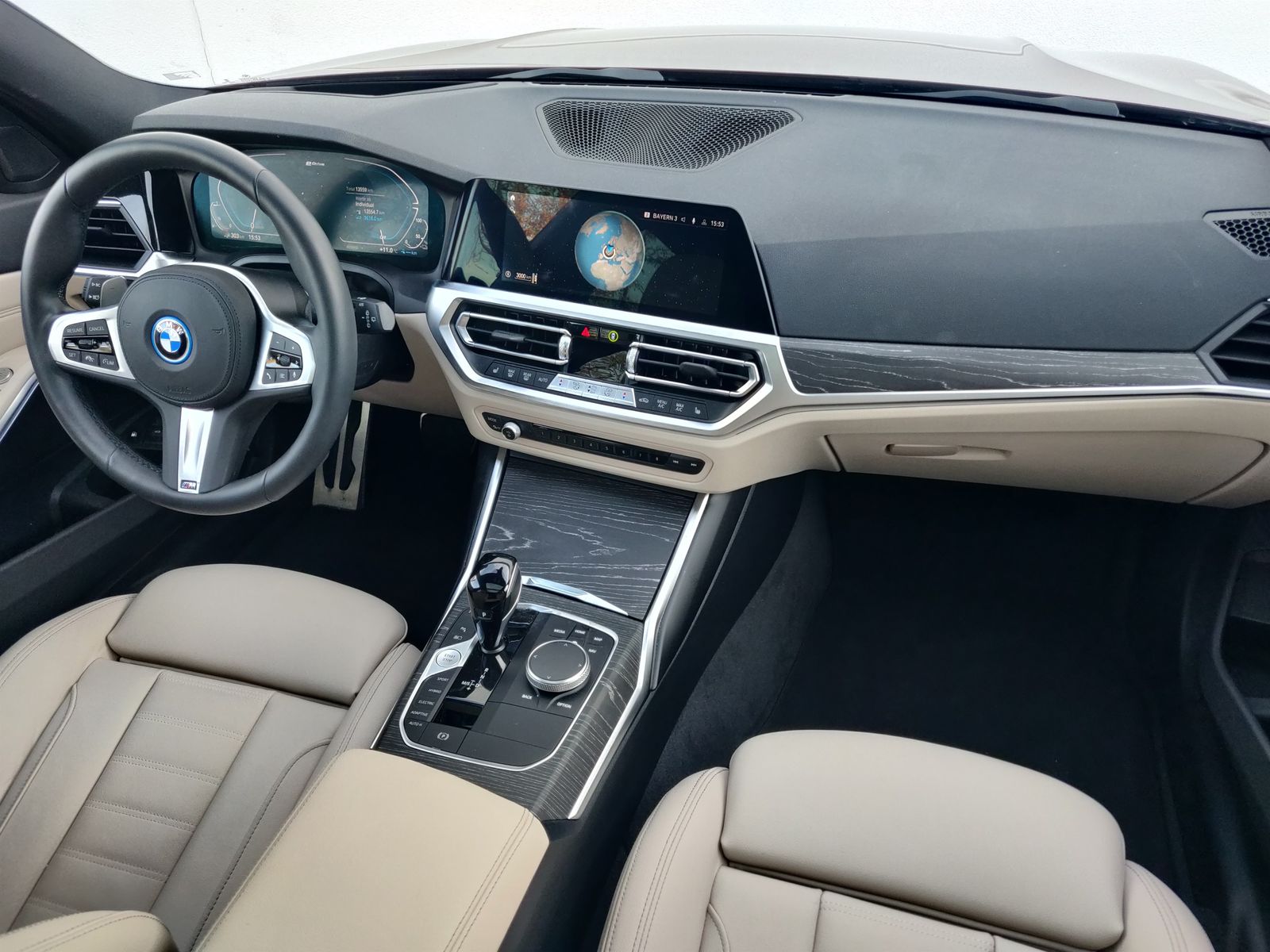 BMW 330e Touring M SPORTPAKET - Samsaru's Car Outlet