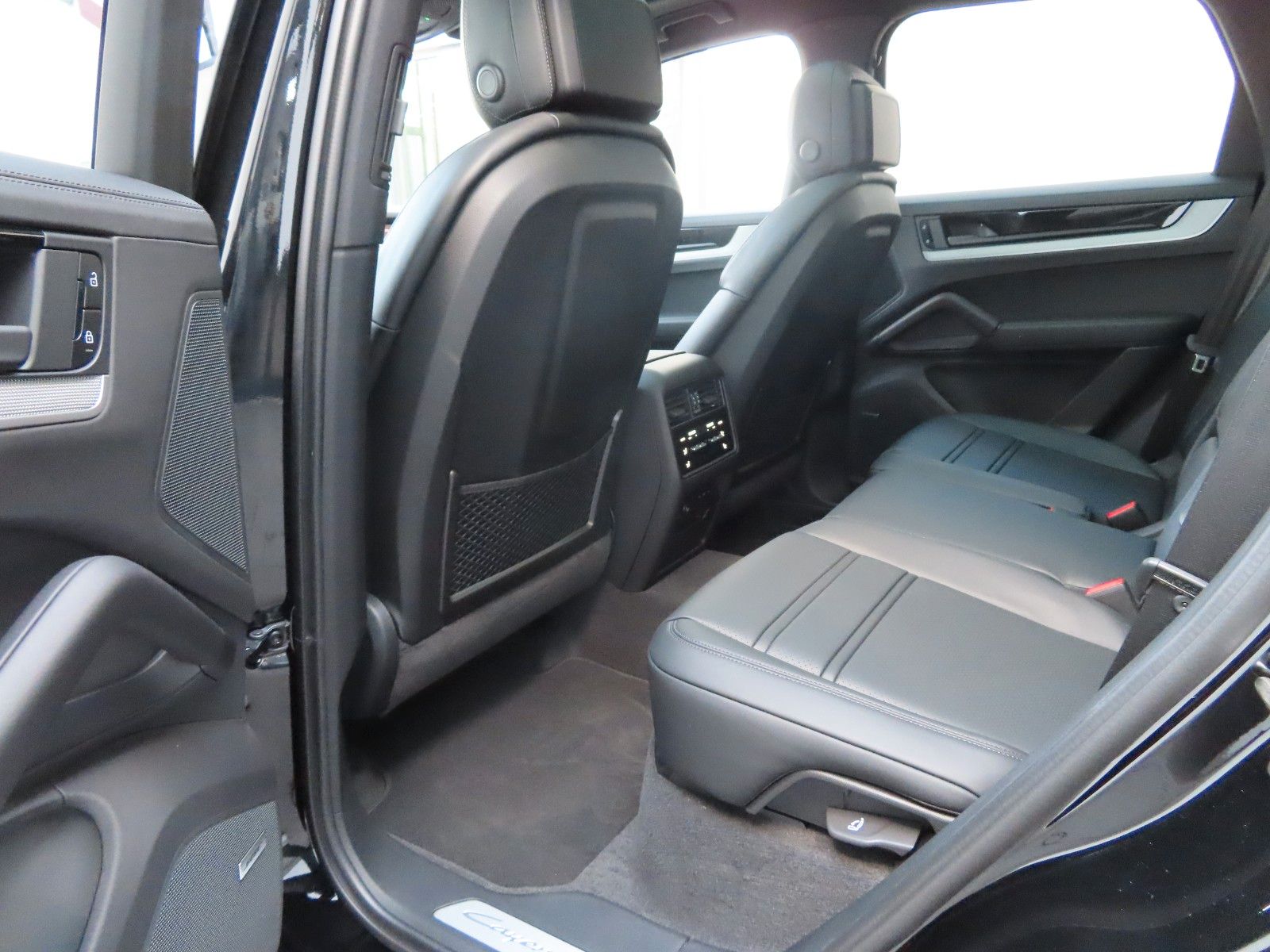 Porsche Cayenne 3.0 AHK/Bose/Spot-Abgasanlage/Sitzkühlng