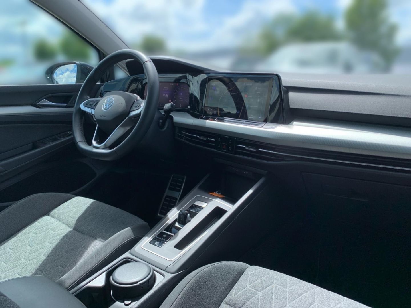 Volkswagen Golf 8 VIII Move 2.0 TDI - Samsaru's Car Outlet