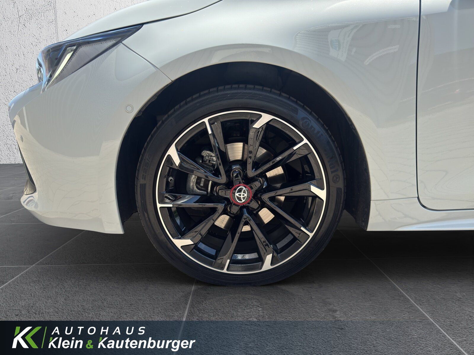 Toyota Corolla 2.0 Hyb. GR Sport Black - Samsaru's Car Outlet