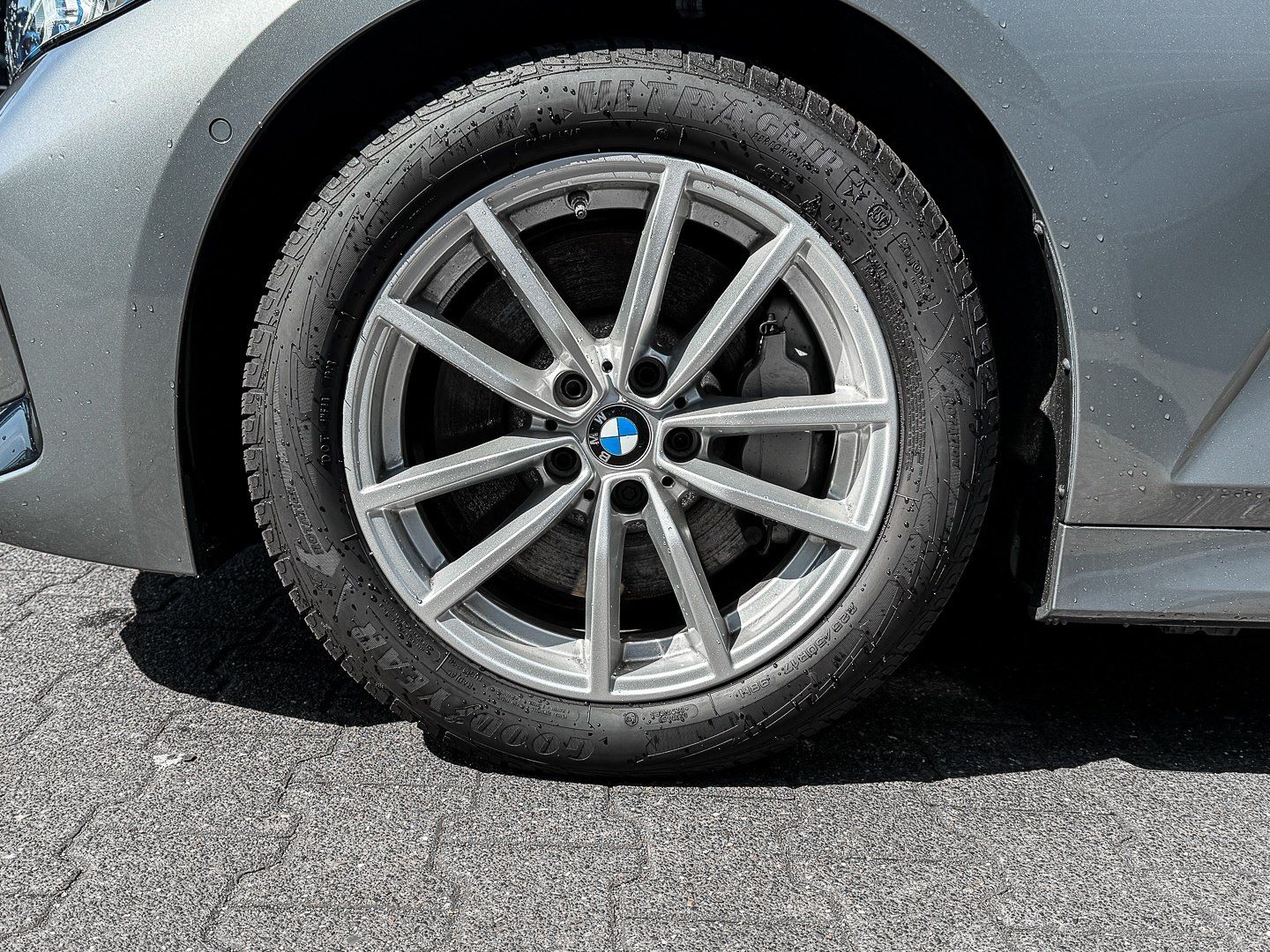 BMW 330d xDrive M-Sport AHK PANO DA PA+ 360 ACC