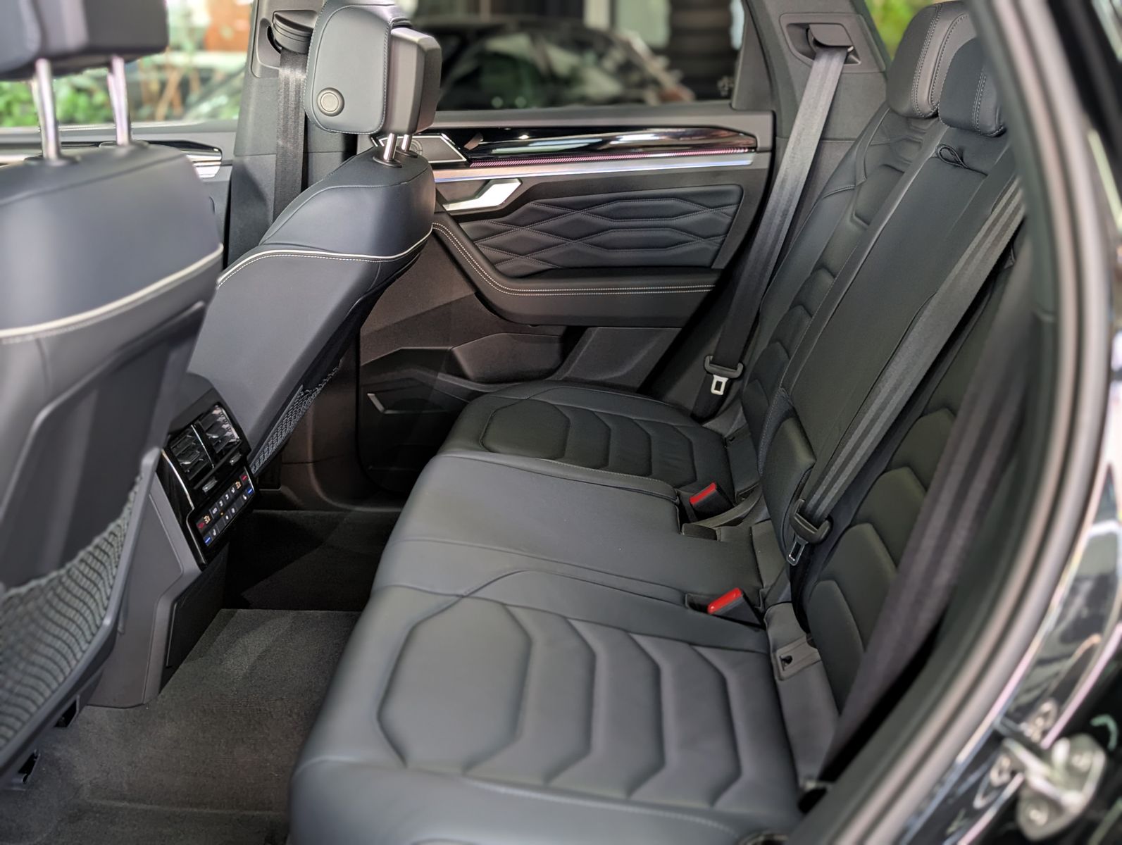 Volkswagen Touareg 3.0TDI 4M R-Line VOLL Black 22" UPE 114T